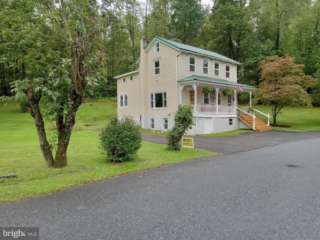 42 BRICKY RD, Pottsville, PA 17901