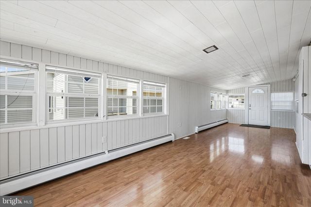 40 DADDY TUCKER, Little Egg Harbor Twp, NJ 08087