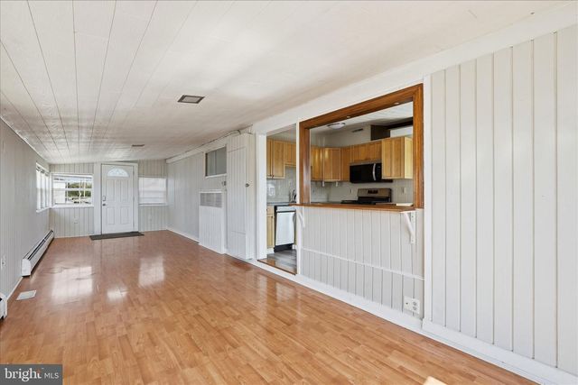 40 DADDY TUCKER, Little Egg Harbor Twp, NJ 08087