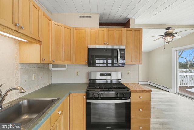 40 DADDY TUCKER, Little Egg Harbor Twp, NJ 08087