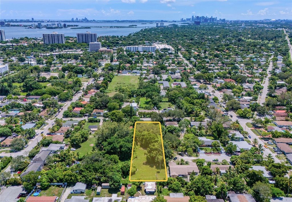 1231 NE 115th St, Miami, FL 33161