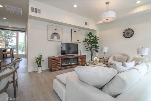 15 S Chapel Ave, Alhambra, CA 91801