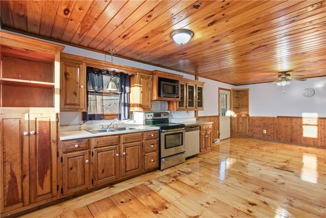 109 New Orchard Dr, Frazer, PA 15084