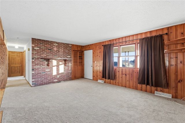 109 New Orchard Dr, Frazer, PA 15084