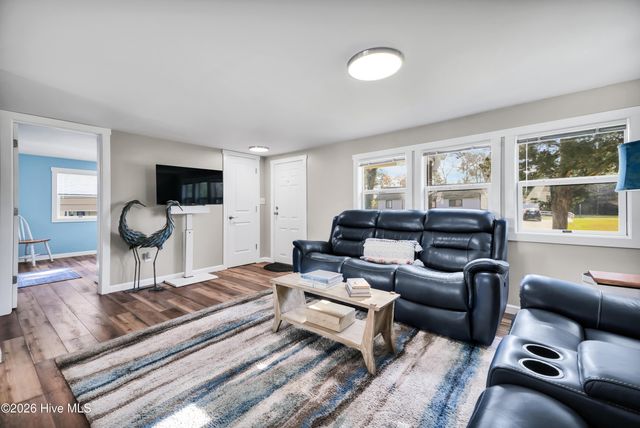 200 1st Street, Hampstead, NC 28443