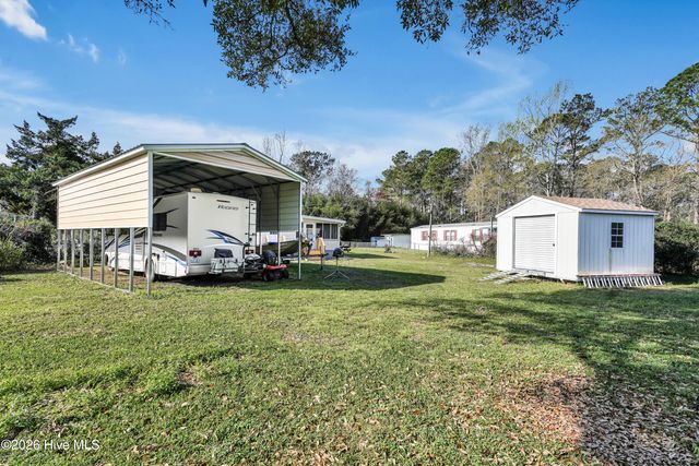 200 1st Street, Hampstead, NC 28443