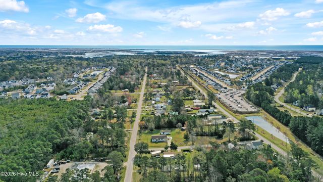 200 1st Street, Hampstead, NC 28443