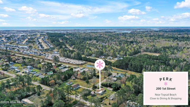 200 1st Street, Hampstead, NC 28443