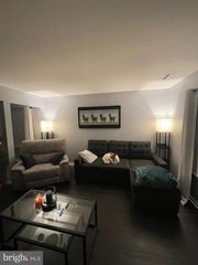 8 MAYNARD DR, Sicklerville, NJ 08081