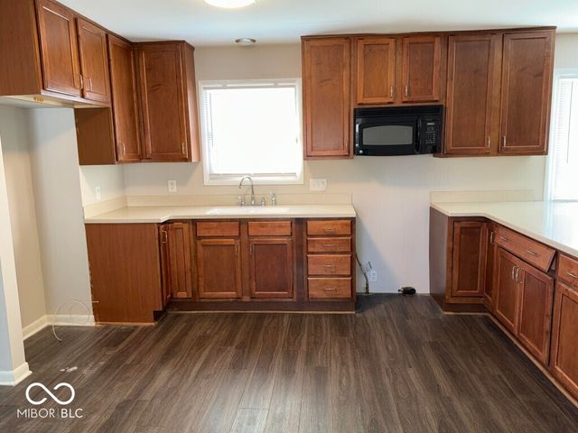 8238 E 11th Street, Indianapolis, IN 46219