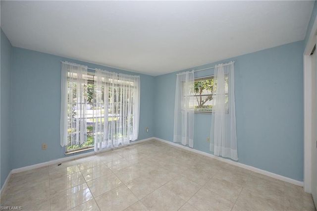 635 Wedge DR, Naples, FL 34103