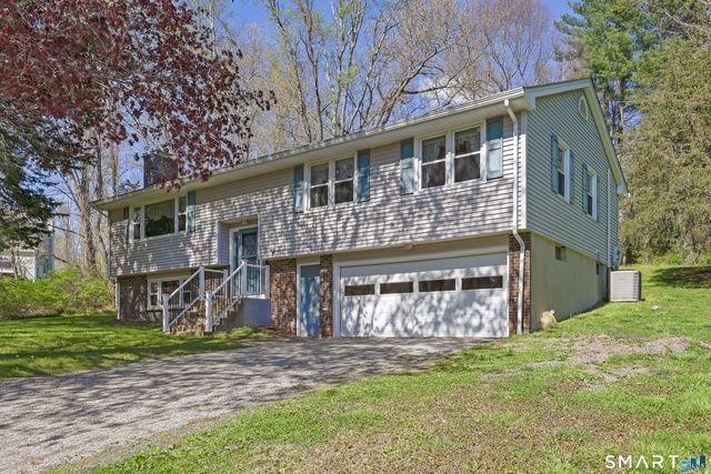 10 Fieldstone Lane, New Milford, CT 06776