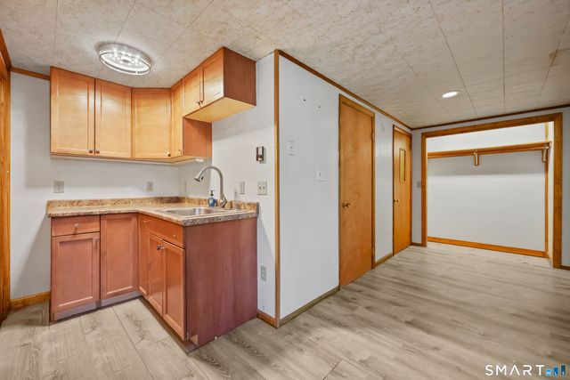 10 Fieldstone Lane, New Milford, CT 06776