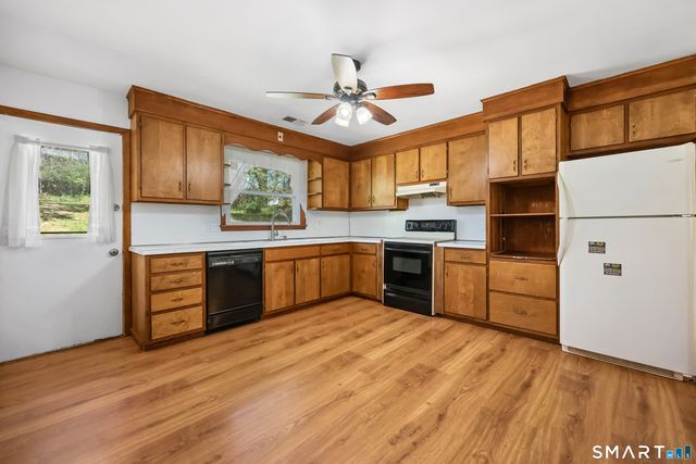 10 Fieldstone Lane, New Milford, CT 06776