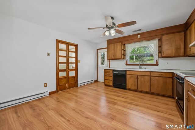 10 Fieldstone Lane, New Milford, CT 06776