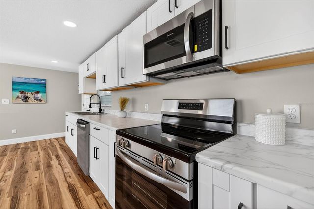 4063 2ND AVENUE S, St Petersburg, FL 33711