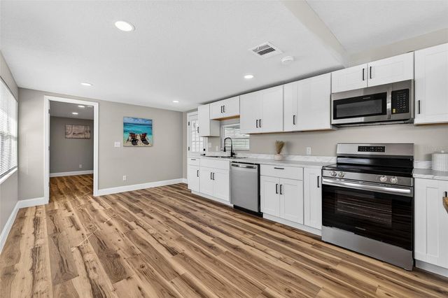 4063 2ND AVENUE S, St Petersburg, FL 33711