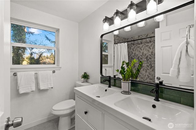 12615 68th Avenue Ct E, Puyallup, WA 98373