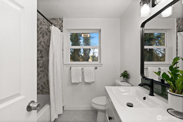 12615 68th Avenue Ct E, Puyallup, WA 98373