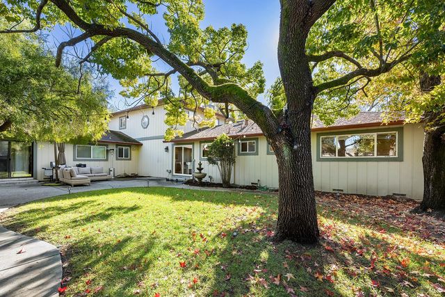 2309 Parkwood Ct, Santa Rosa, CA 95409