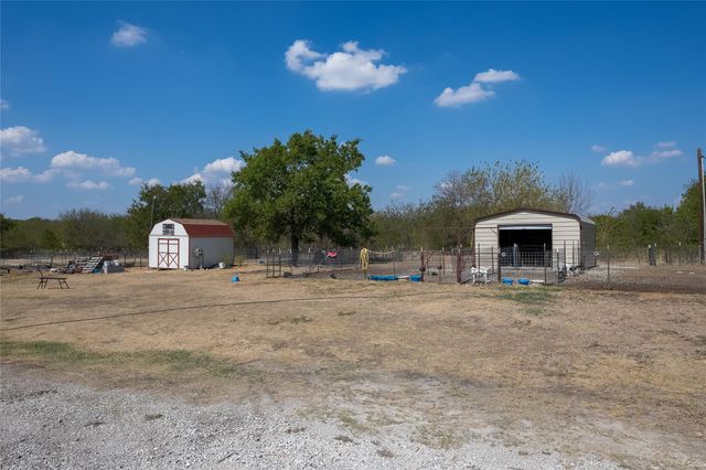 4260 Couch Road, Ponder, TX 76259