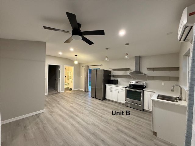 168 Still Forest DR, Cedar Creek, TX 78612