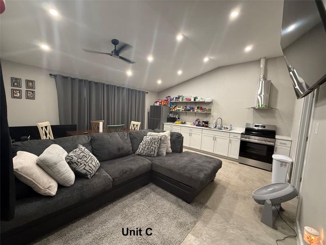 168 Still Forest DR, Cedar Creek, TX 78612