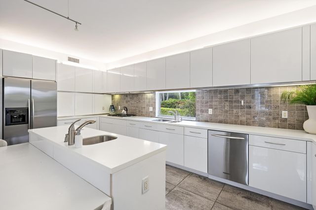 6070 Wildcat Run, West Palm Beach, FL 33412