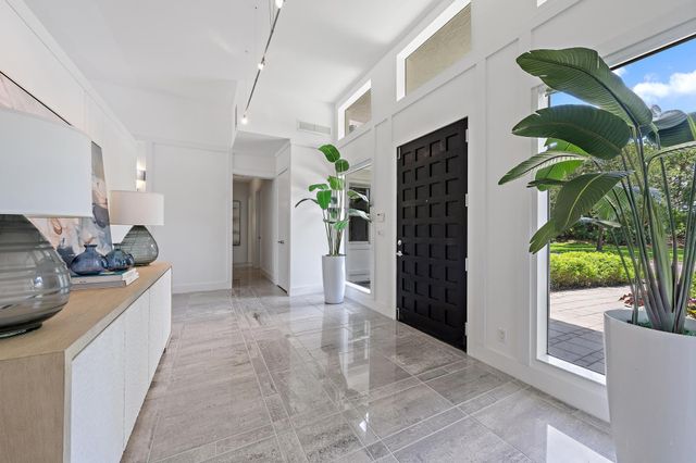 6070 Wildcat Run, West Palm Beach, FL 33412