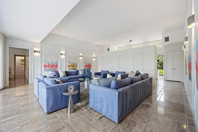 6070 Wildcat Run, West Palm Beach, FL 33412