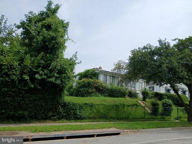 4900 LEROY GORHAM DR, Capitol Heights, MD 20743