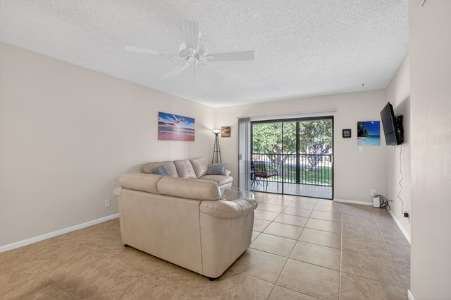 265 SE 10th Street 11C, Deerfield Beach, FL 33441