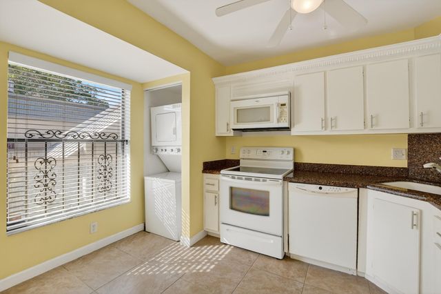 265 SE 10th Street 11C, Deerfield Beach, FL 33441