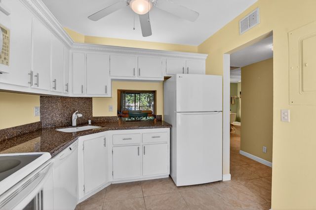 265 SE 10th Street 11C, Deerfield Beach, FL 33441