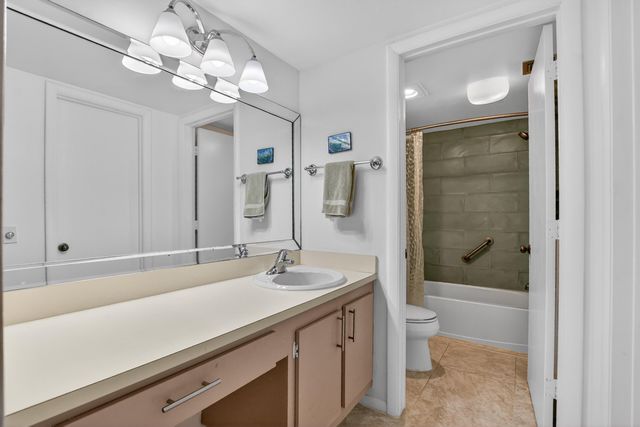 265 SE 10th Street 11C, Deerfield Beach, FL 33441
