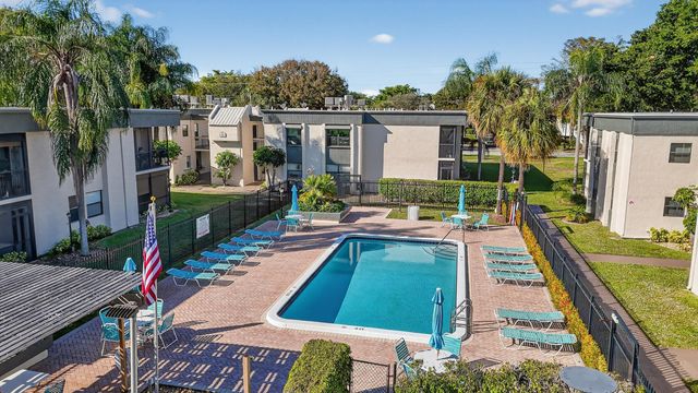 265 SE 10th Street 11C, Deerfield Beach, FL 33441