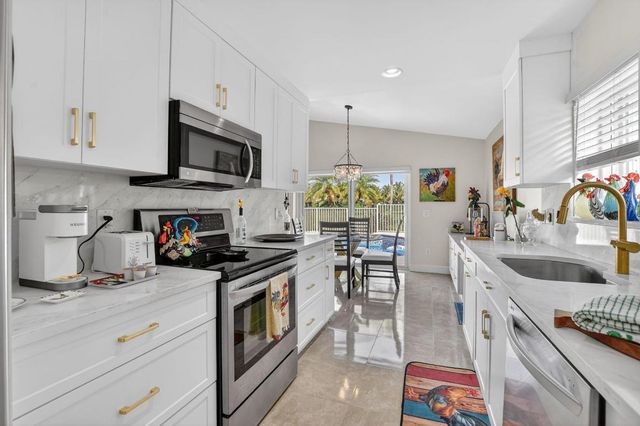 11270 Clover Leaf Circle, Boca Raton, FL 33428