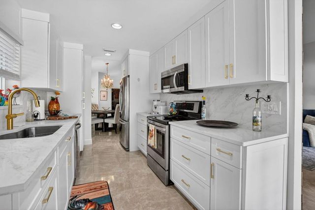 11270 Clover Leaf Circle, Boca Raton, FL 33428