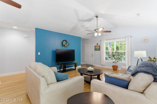 168 NE 3rd Street, Oak Island, NC 28465