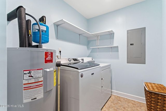 168 NE 3rd Street, Oak Island, NC 28465