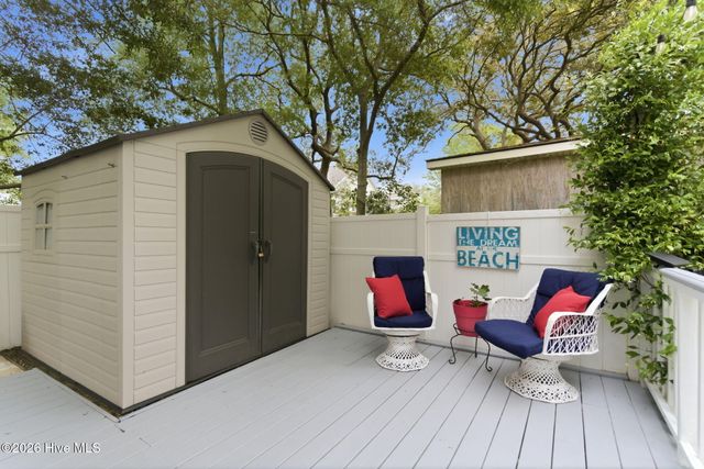 168 NE 3rd Street, Oak Island, NC 28465