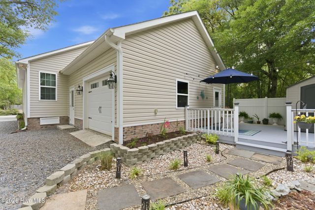 168 NE 3rd Street, Oak Island, NC 28465