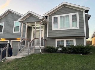 12629 Fountain Lake Circle, Grandview, MO 64030