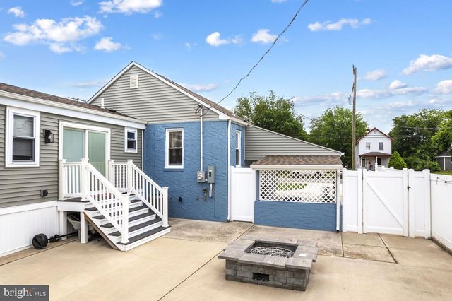 348 MANTUA AVE, Paulsboro, NJ 08066