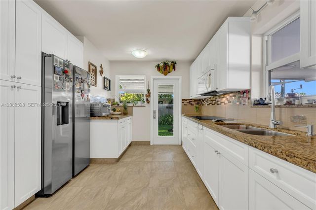 4275 SW 87th Avenue, Miami, FL 33165