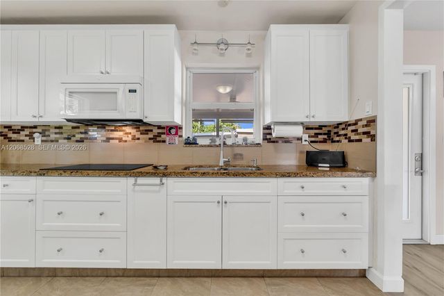 4275 SW 87th Avenue, Miami, FL 33165