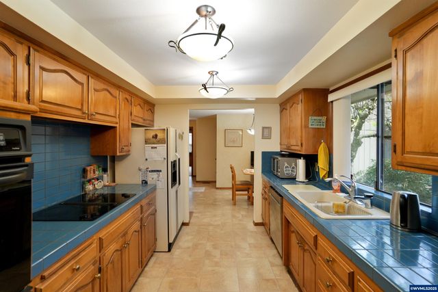 1347 Spyglass Ct SE, Salem, OR 97306