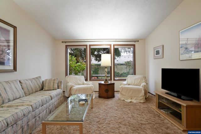 1347 Spyglass Ct SE, Salem, OR 97306