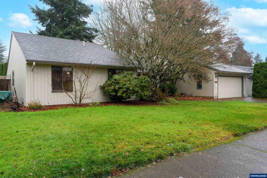 Image 2 of property listing at 1347 Spyglass Ct SE, Salem, OR 97306