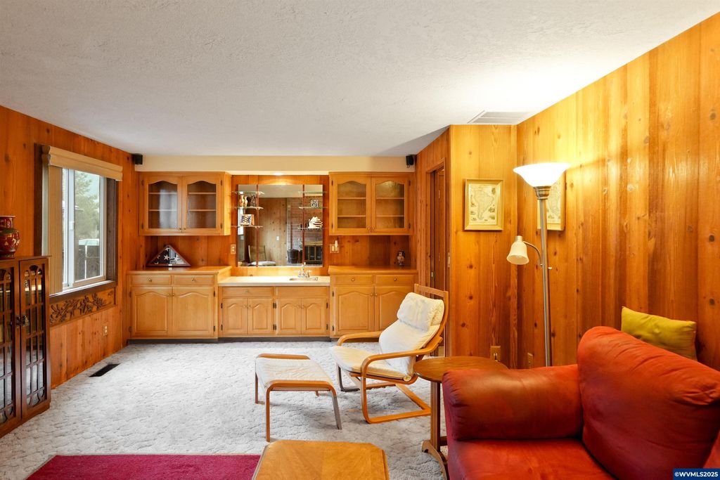 Image 20 of property listing at 1347 Spyglass Ct SE, Salem, OR 97306